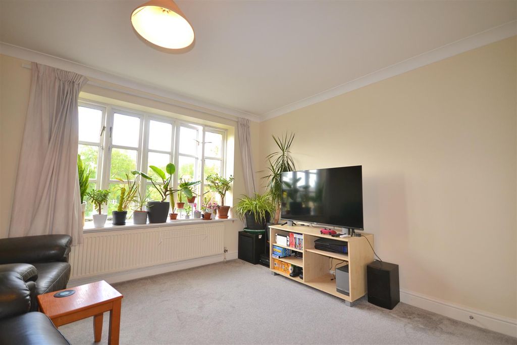 Property photo 3 of 11 4 (94).Png