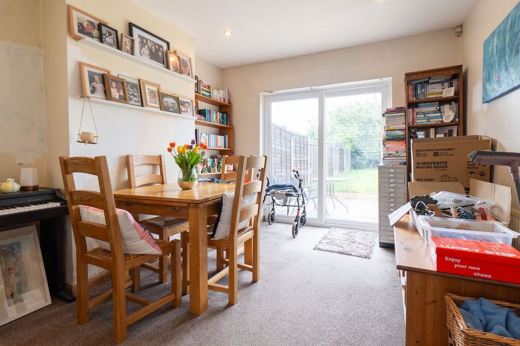 Property photo 3 of 11