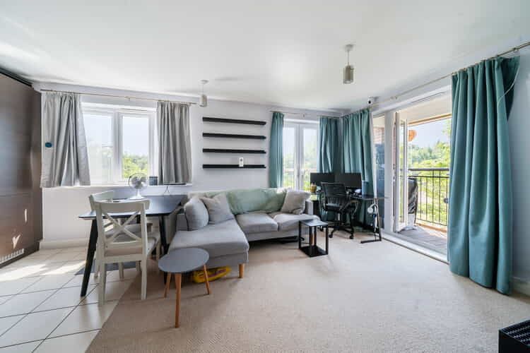 Property photo 1 of 17