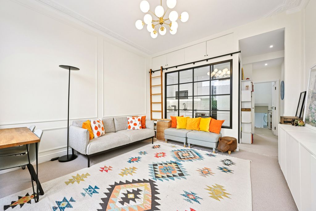 Property photo 1 of 21 Reception