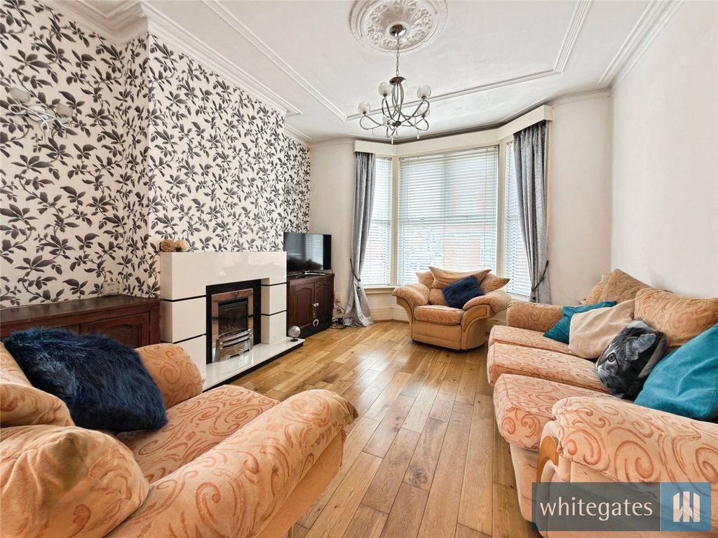 Property photo 3 of 17 Picture No. 12