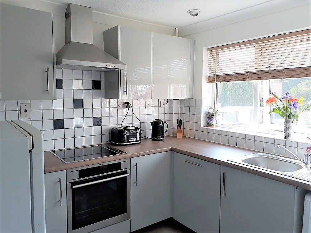 Property photo 2 of 7 Kitchen