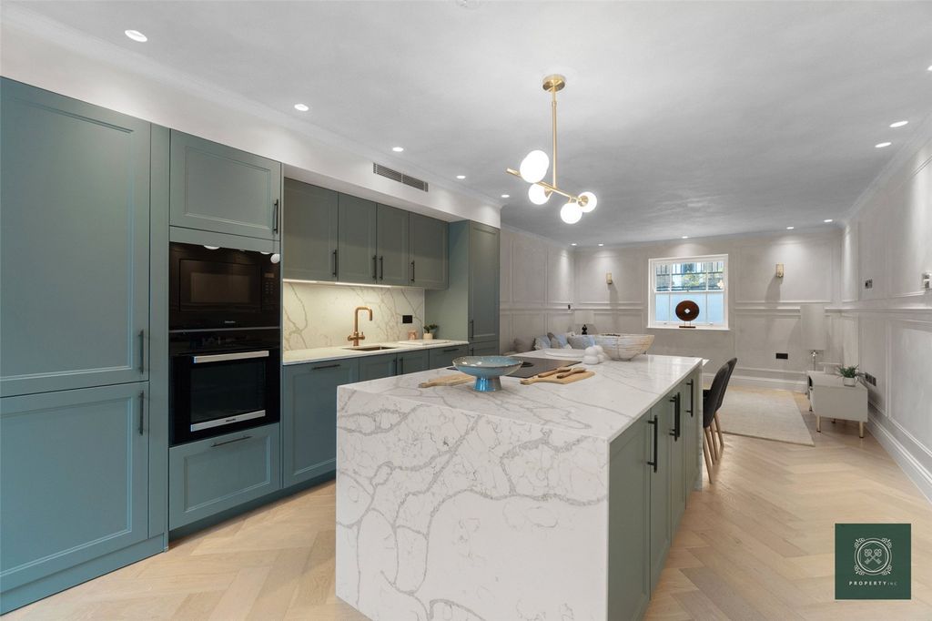 Property photo 3 of 15 Kitchen