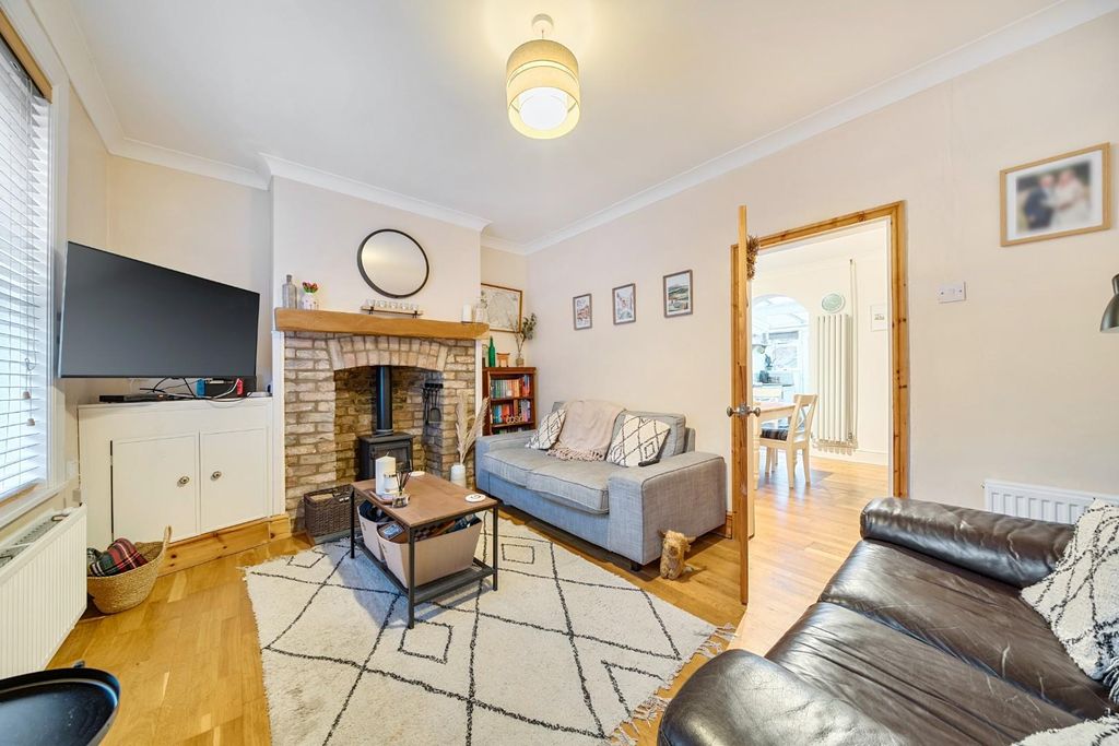 Property photo 1 of 17 Lounge.Jpg