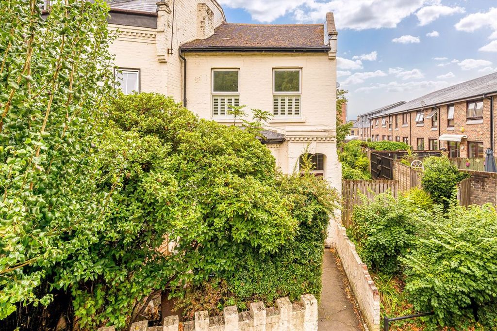 Property photo 1 of 9