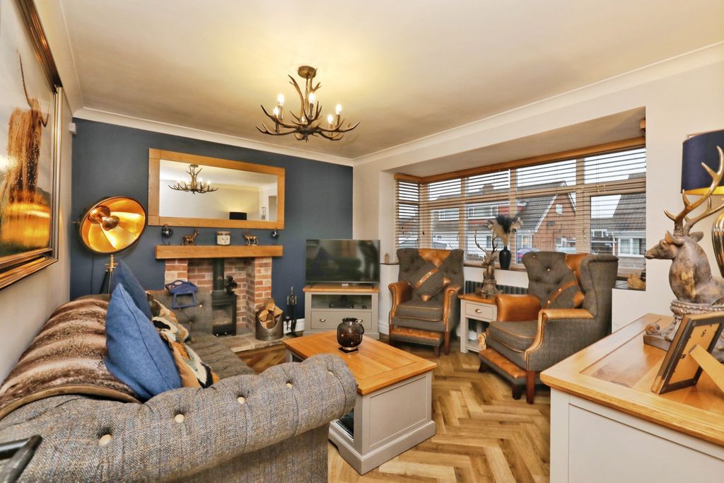 Property photo 2 of 20 Lounge