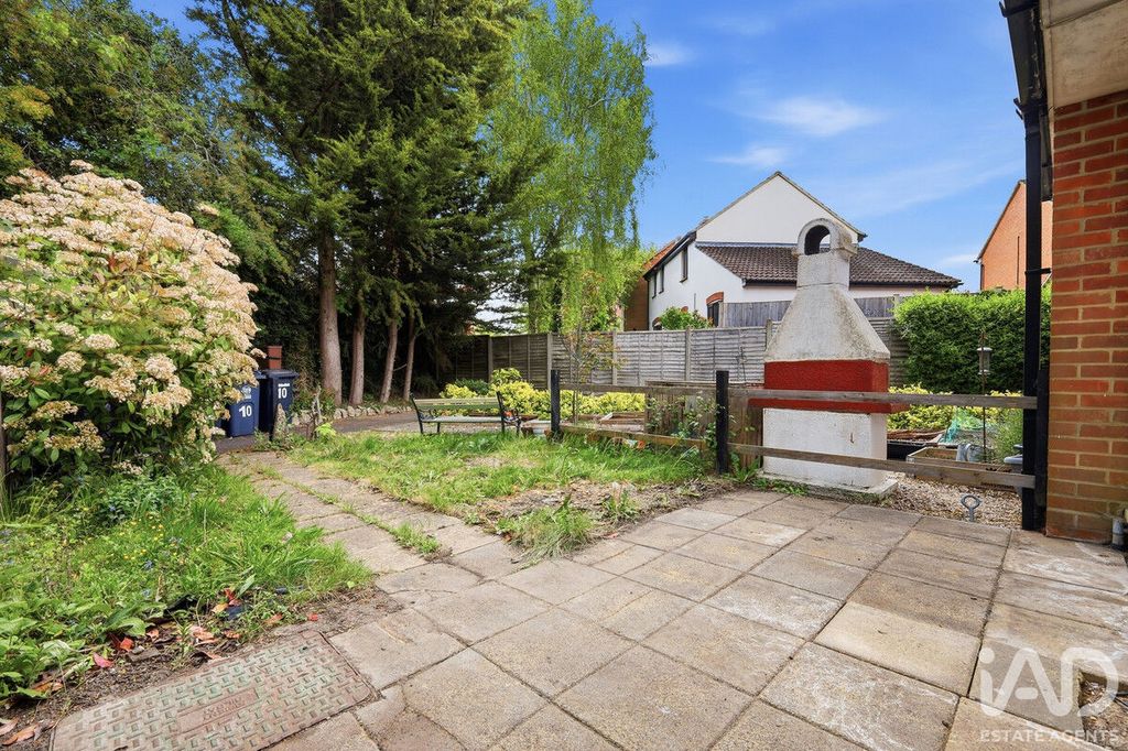Property photo 2 of 8