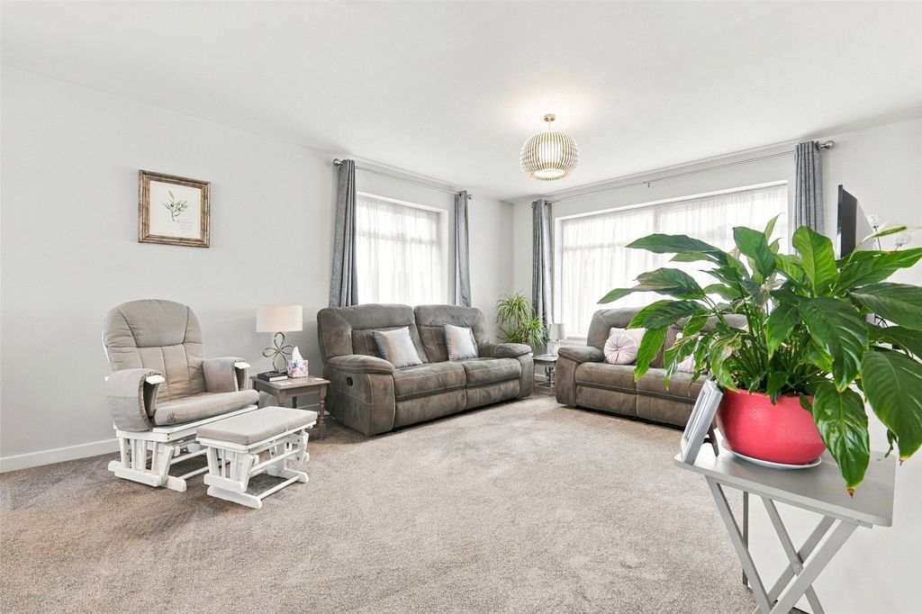 Property photo 2 of 19 Picture No. 23