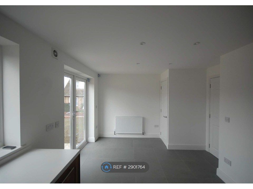 Property photo 3 of 14 Kitchen/Diner 02