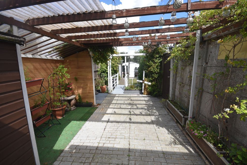 Property photo 2 of 13 Garden