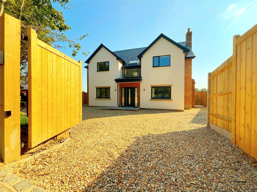 Property photo 2 of 30 Picture No. 40
