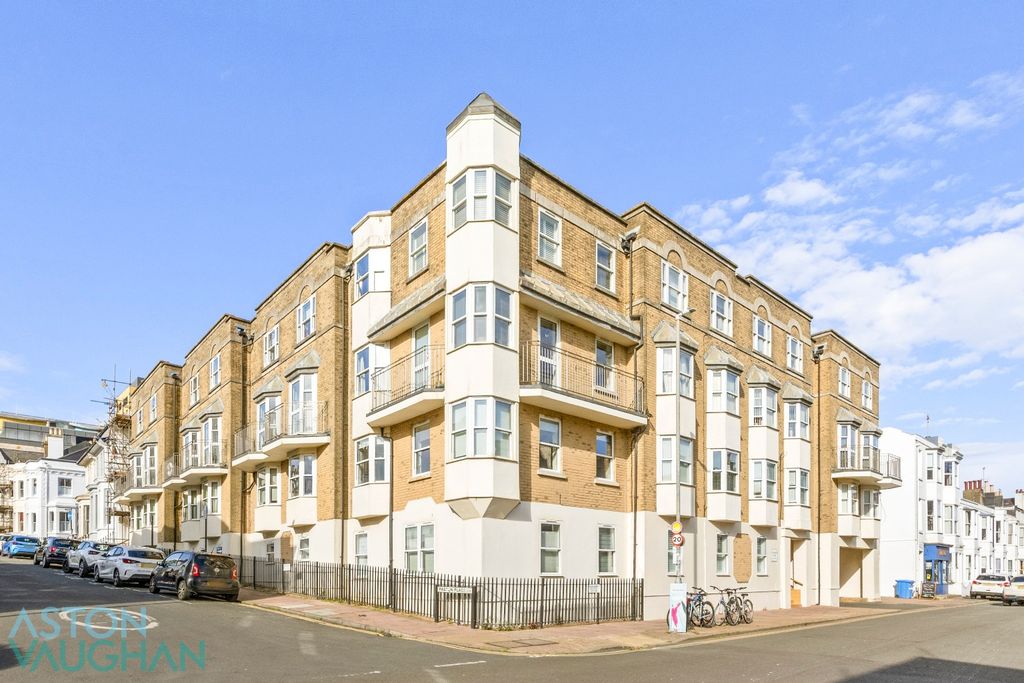 Property photo 1 of 13 5164880