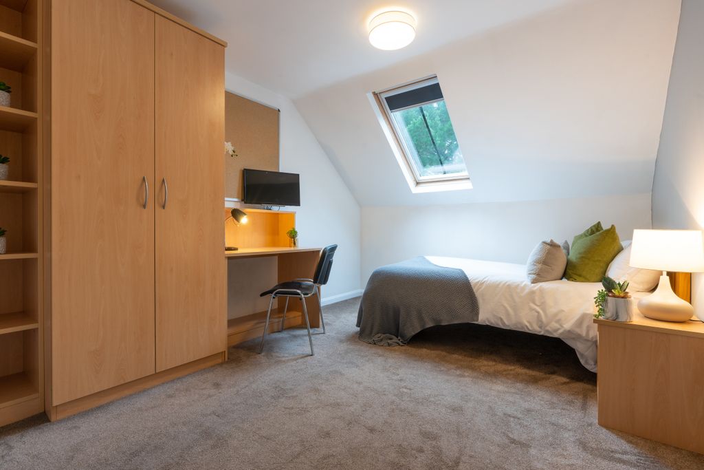 Property photo 3 of 15 Hope Court Flat 6 Bedroom 2