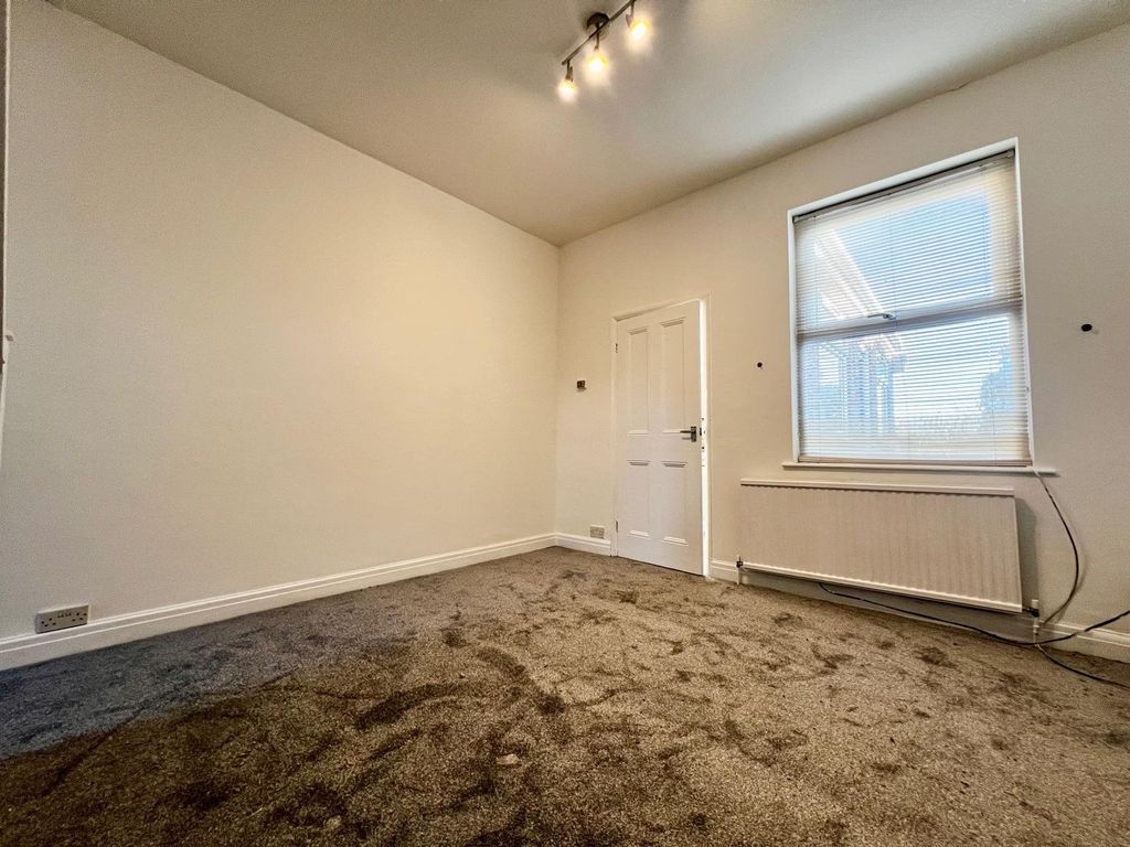 Property photo 2 of 7 Lounge