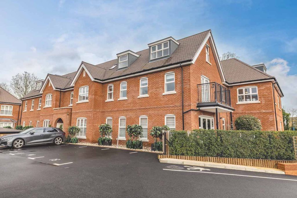 Property photo 1 of 24