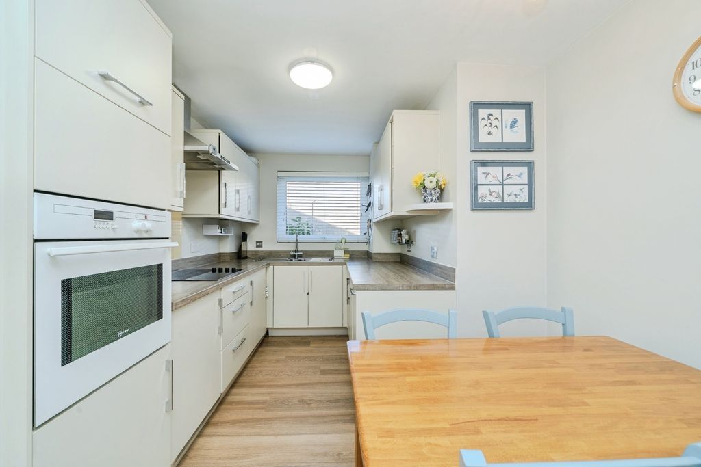 Property photo 1 of 16 Pbox-Img.Jpg