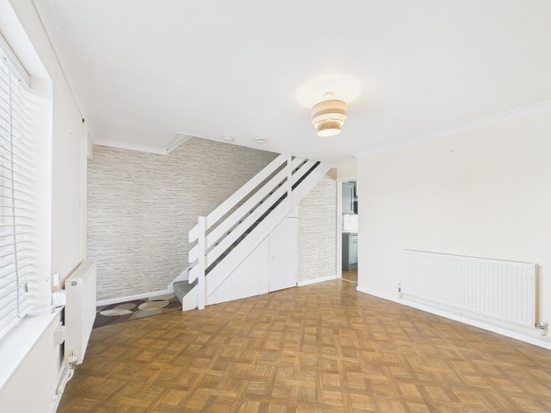 Property photo 3 of 14 Lounge