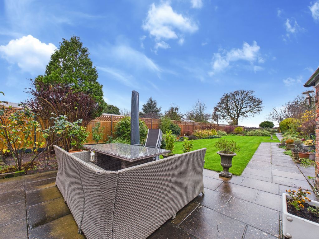 Property photo 3 of 17 Cam01984G0-Pr0531-Still021