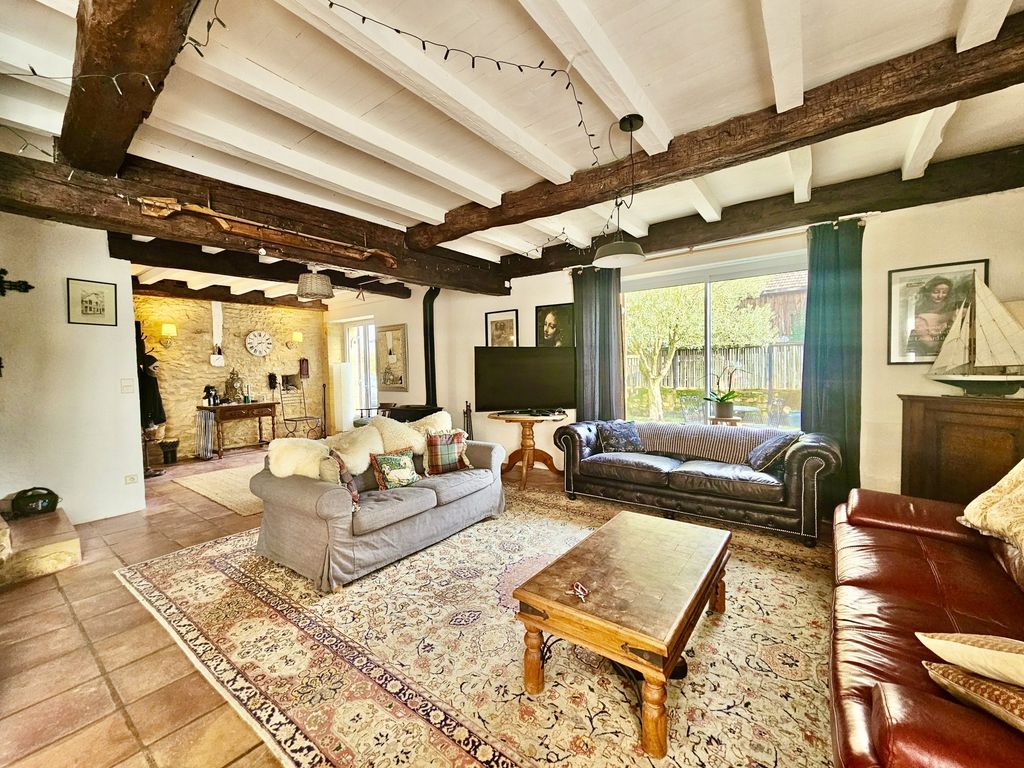 Property photo 2 of 21