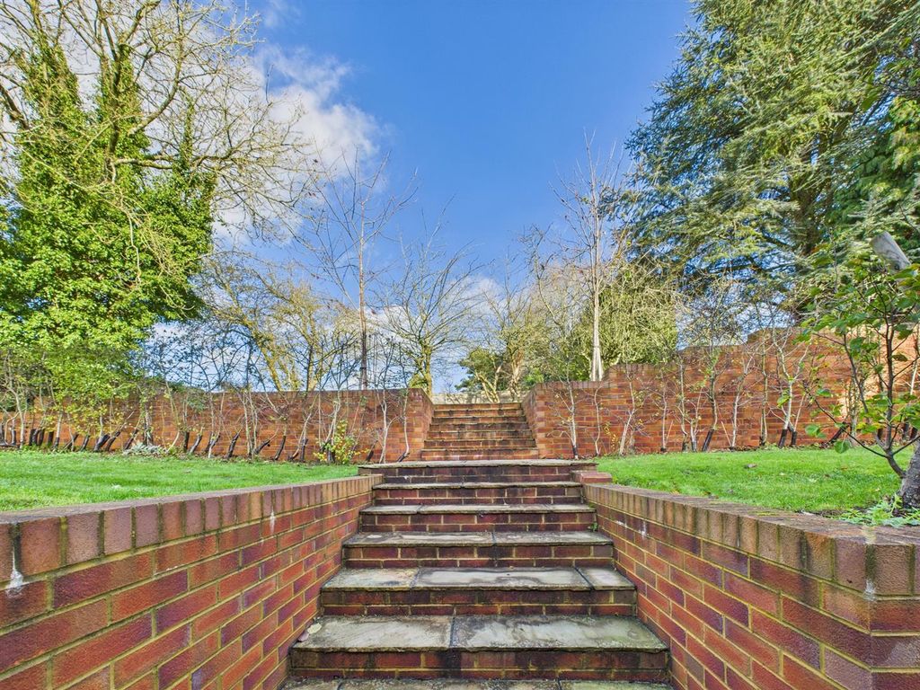 Additional image 11 of 2 bed flat for saleMarlpit Lane, Coulsdon CR5