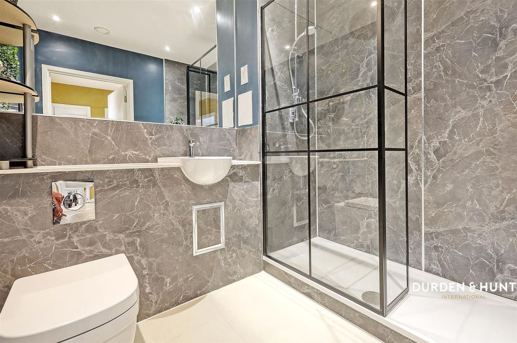 Property photo 3 of 13 Thistle House
