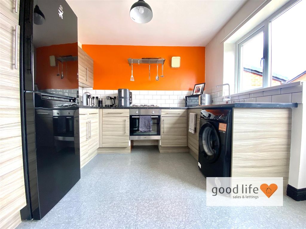 Property photo 3 of 25 20250519_102506190_Ios3Craigwell.Jpg