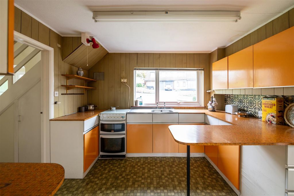 Property photo 3 of 25