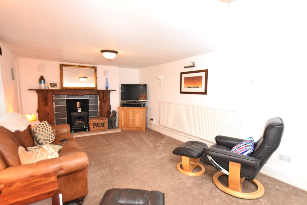 Property photo 2 of 29