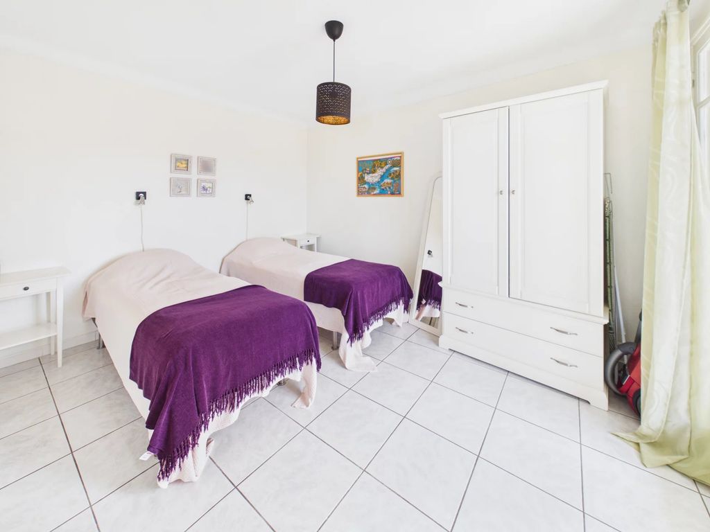 Property photo 3 of 10 1c1A7Aa1B77B18E132212F77346E9F8d_580Abd6Bf9_1920-Big