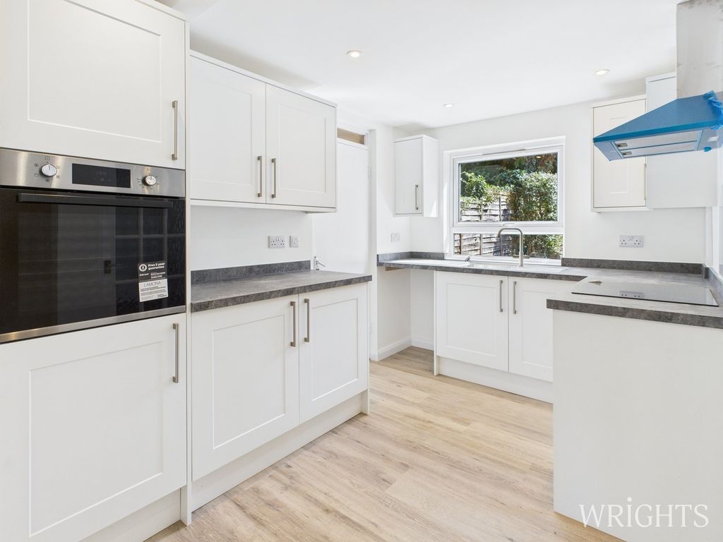 Property photo 2 of 19 Kitchen