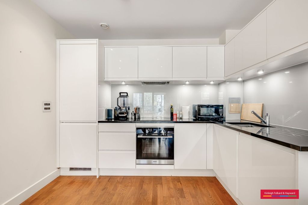 Property photo 1 of 9 Kitchen