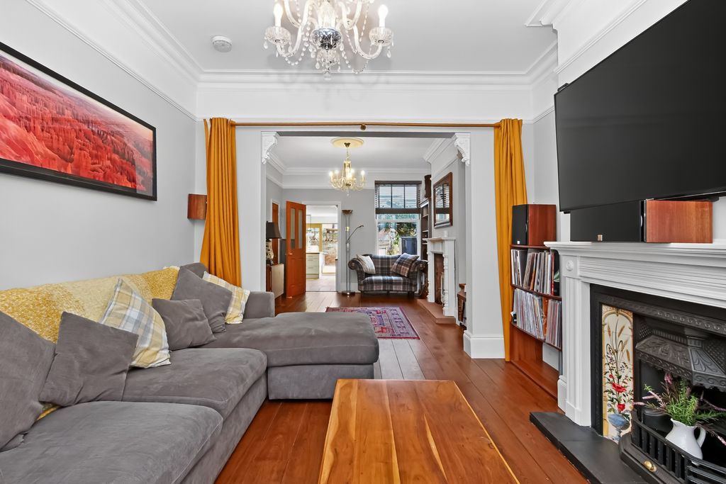 Property photo 3 of 21