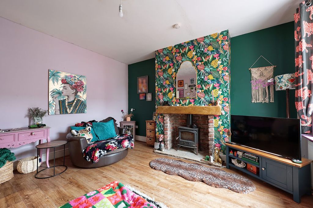 Property photo 3 of 11 4748884