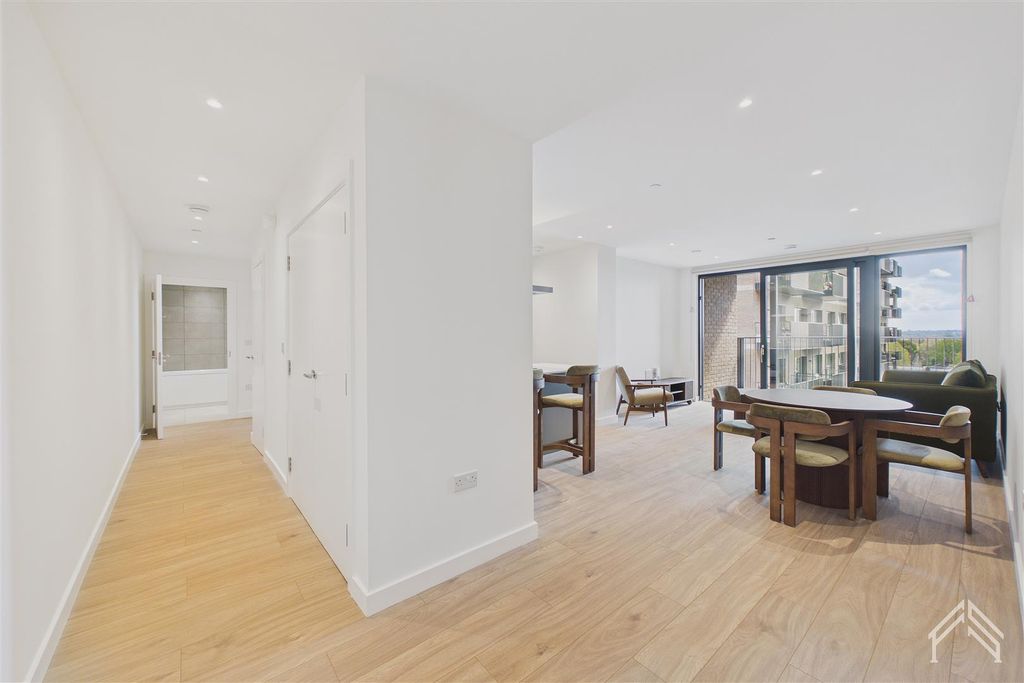 Property photo 3 of 21 8.Jpg