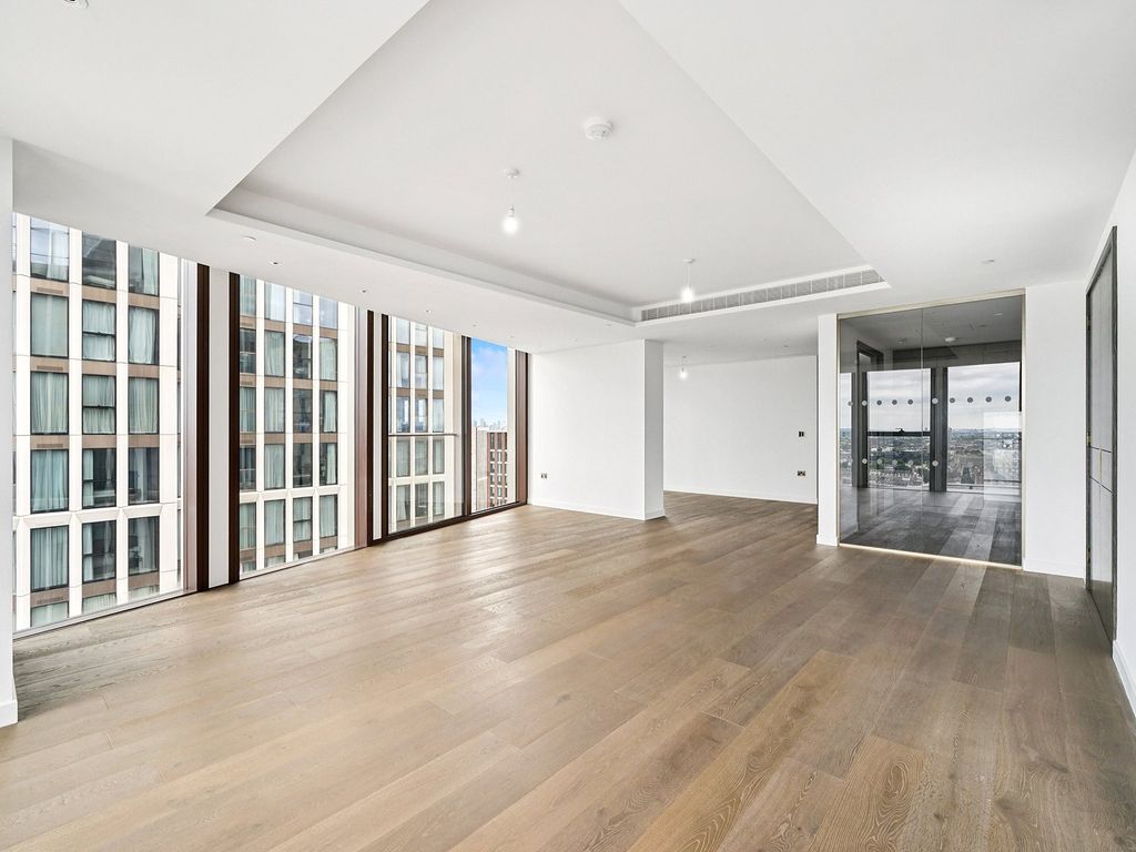 Property photo 3 of 23 Carnation Way