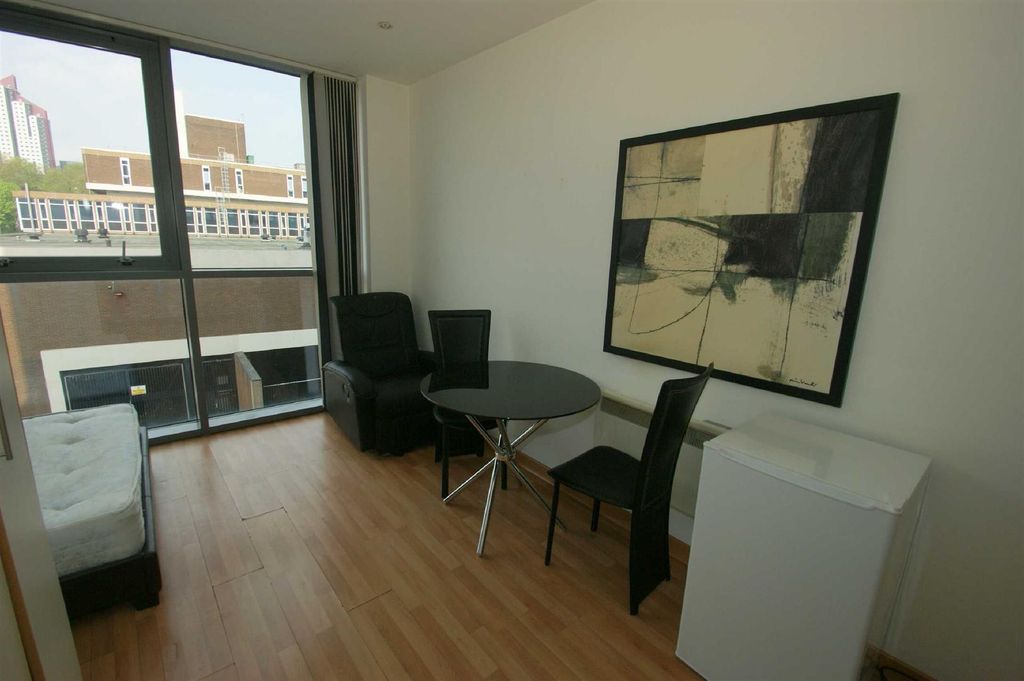 Property photo 3 of 5