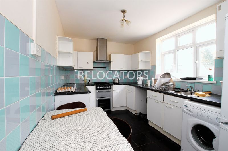 Property photo 1 of 7 Kitchen