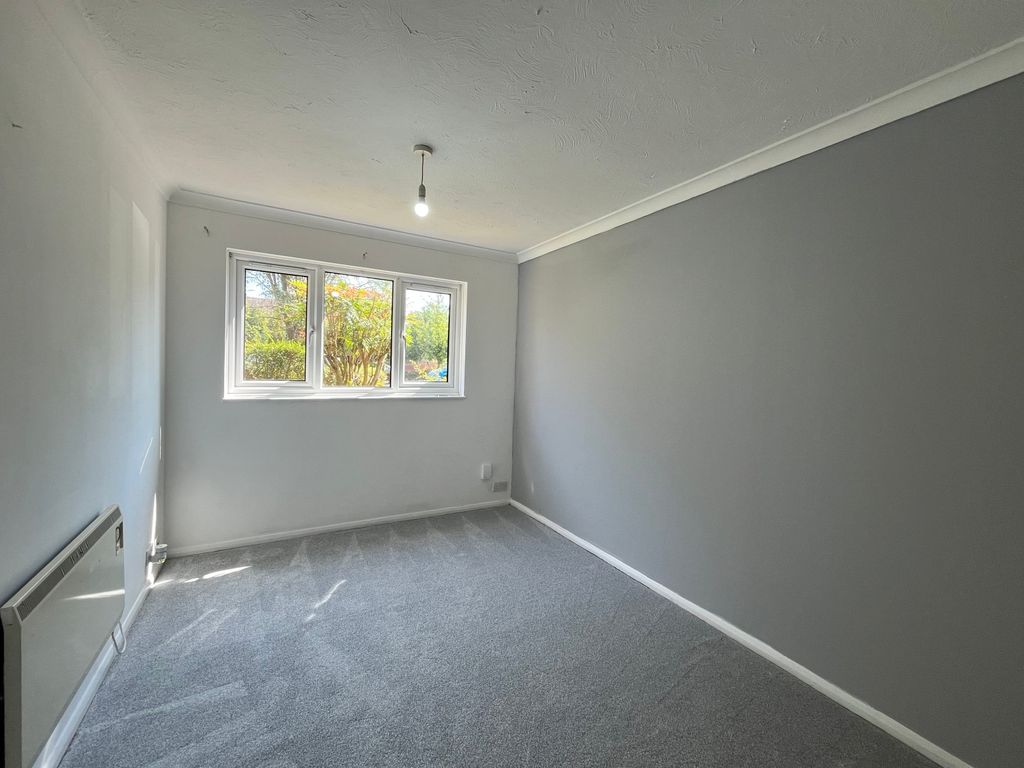 Property photo 2 of 6 Bedroom One
