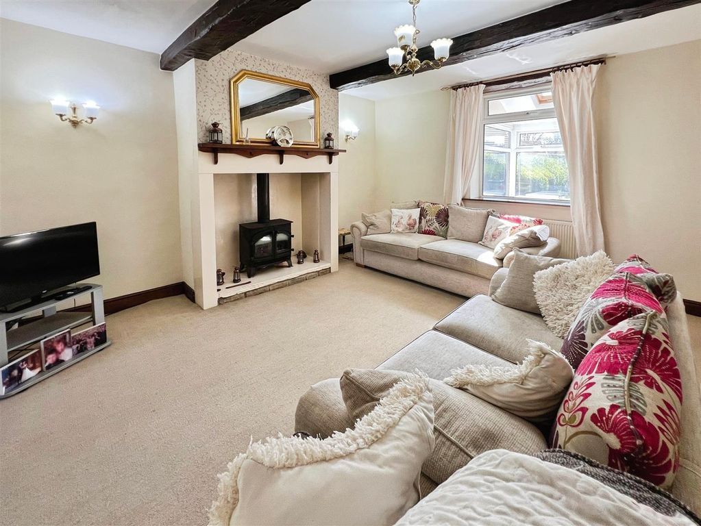 Property photo 3 of 20 Lounge