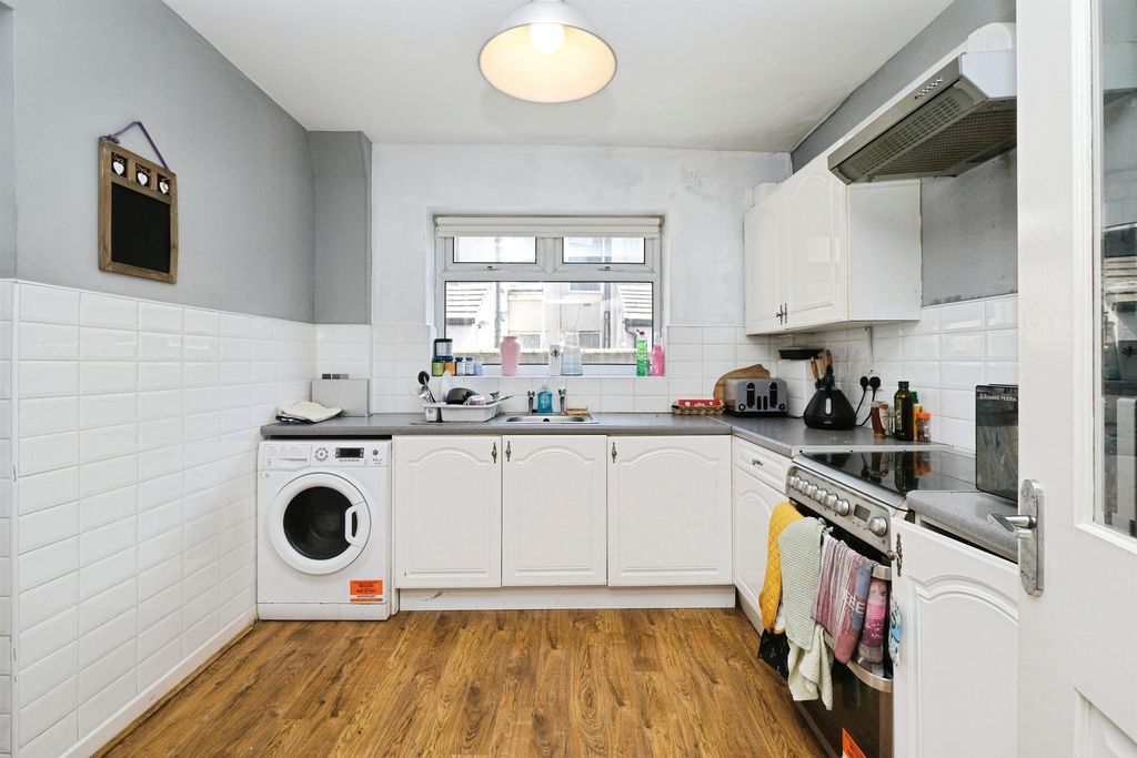 Property photo 2 of 16