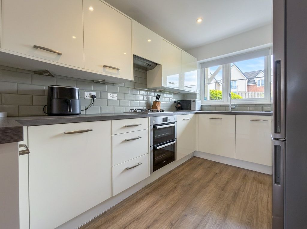 Property photo 3 of 16 5234813