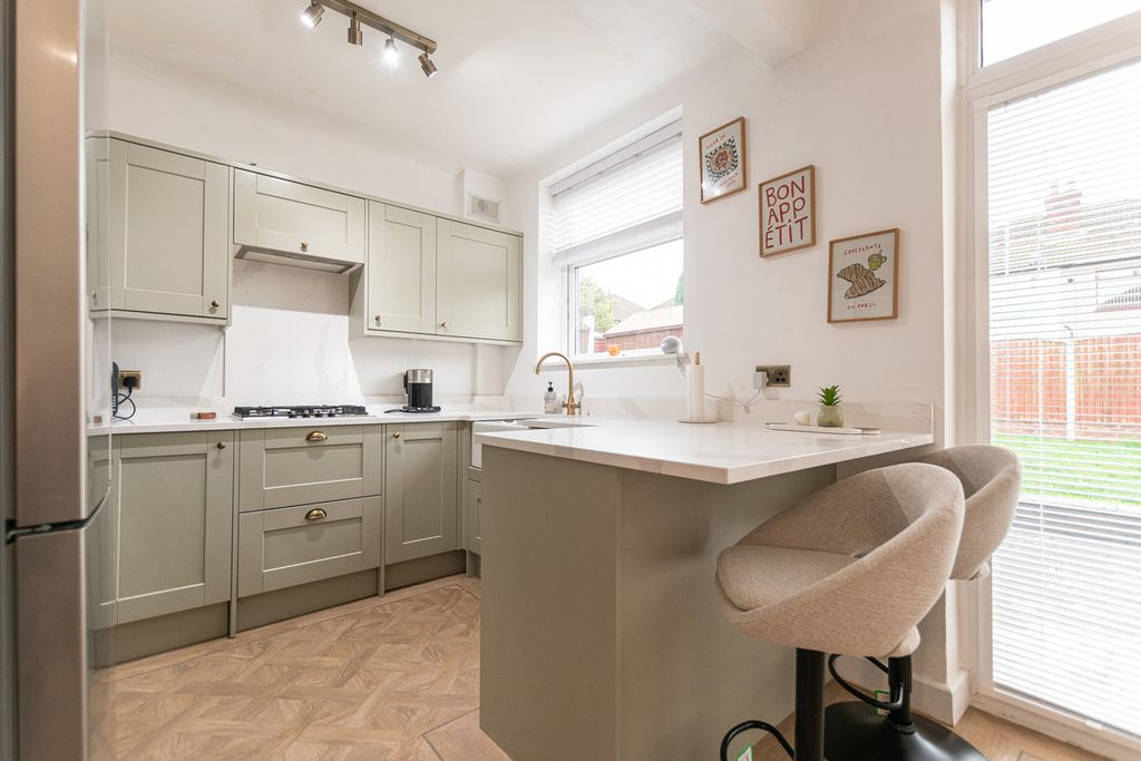 Property photo 2 of 30