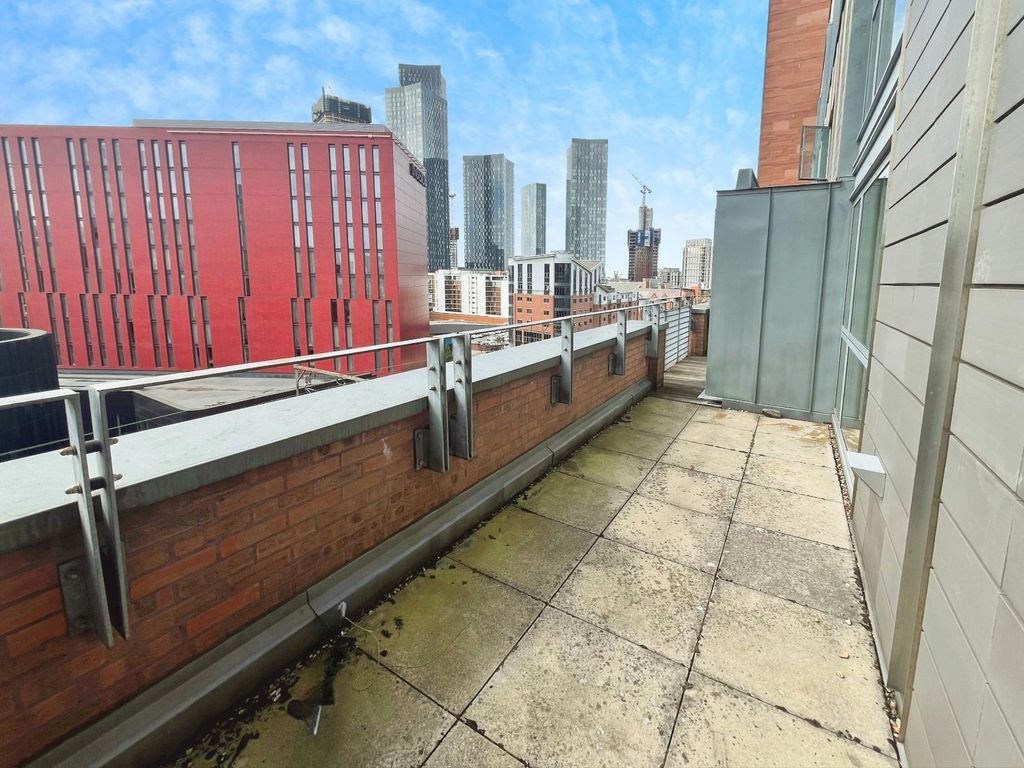 Property photo 2 of 8 Terrace
