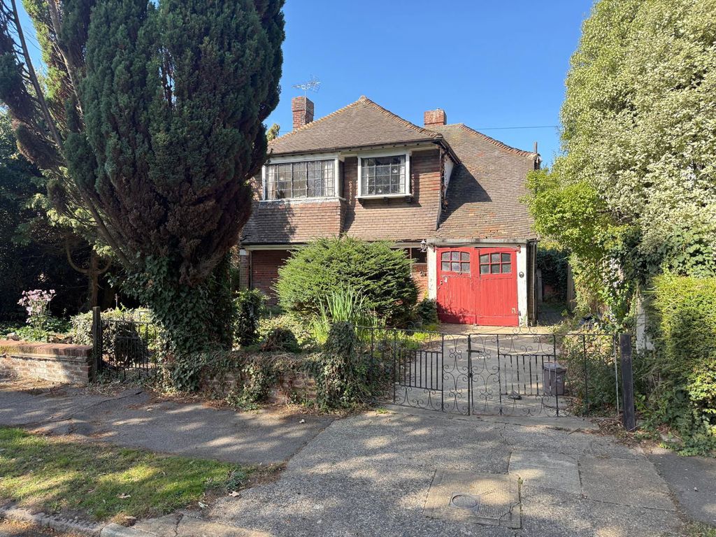 Property photo 1 of 17