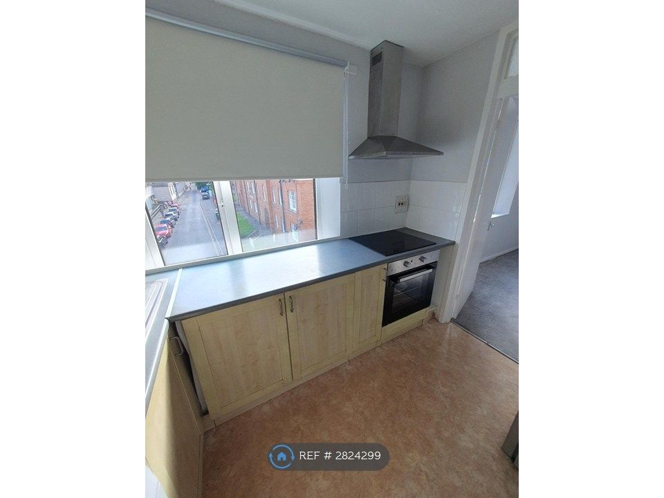 Property photo 2 of 8 Kitchen