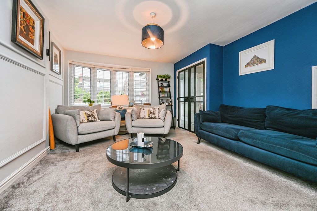 Property photo 2 of 37 Pbox-Img.Jpg
