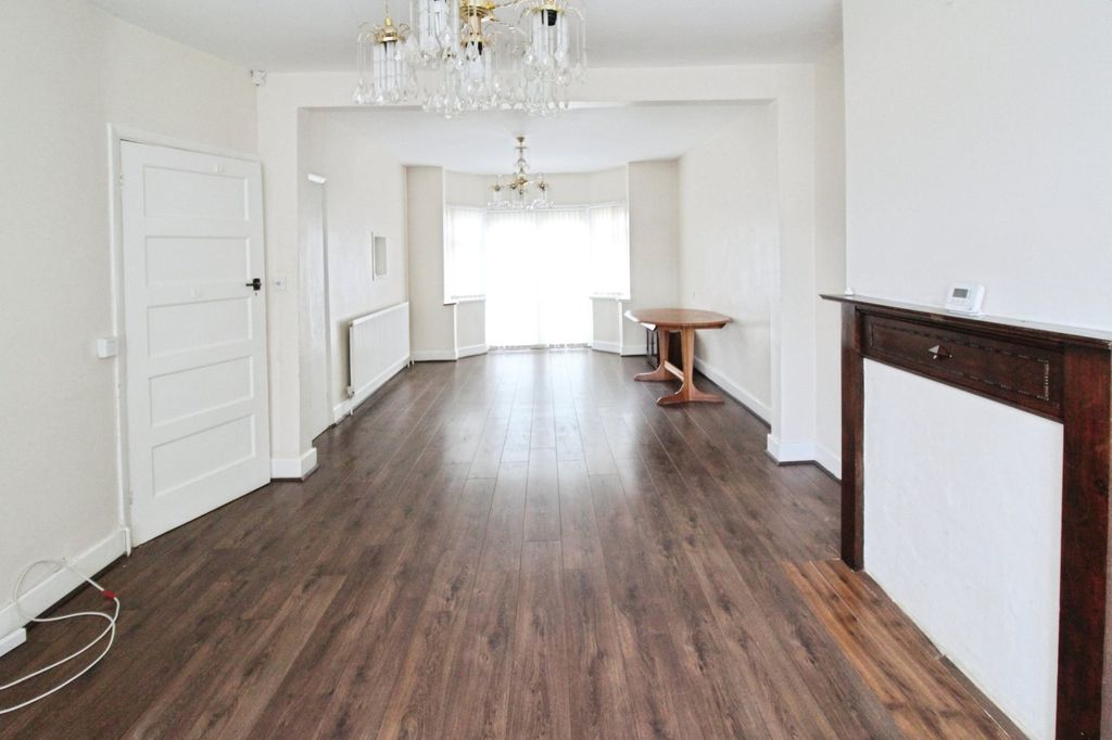 Property photo 2 of 10 Picture No. 01