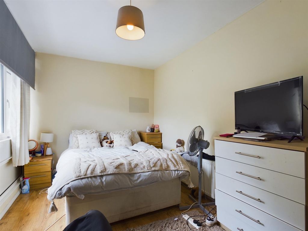 Property photo 3 of 15 Cam01167G0-Pr0120-Still005.Jpg