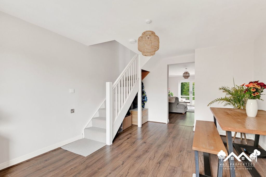 Property photo 3 of 44