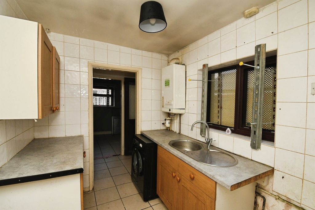 Property photo 2 of 9